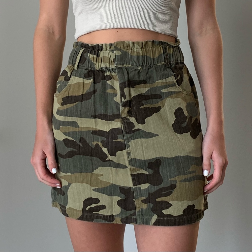 Camo mini skirt